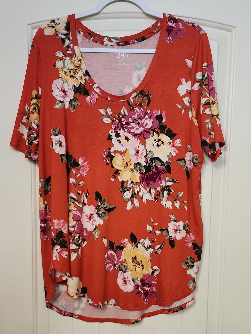 Women's Floral Scoop Neck Top - Orange Floral